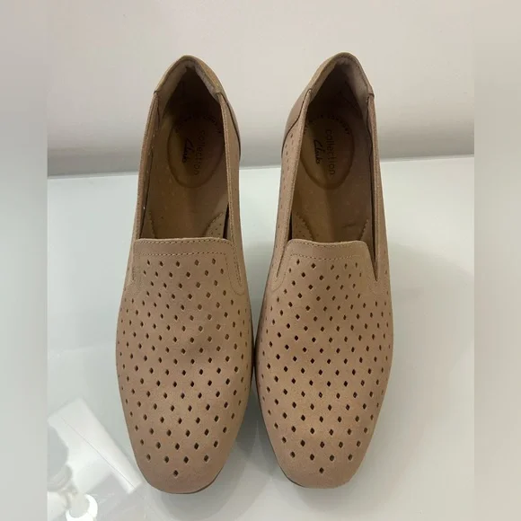 Clark’s suade loafers - Picture 2 of 6